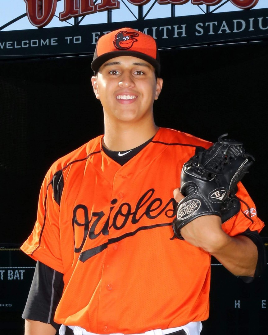 Coach Matthew de la Rosa